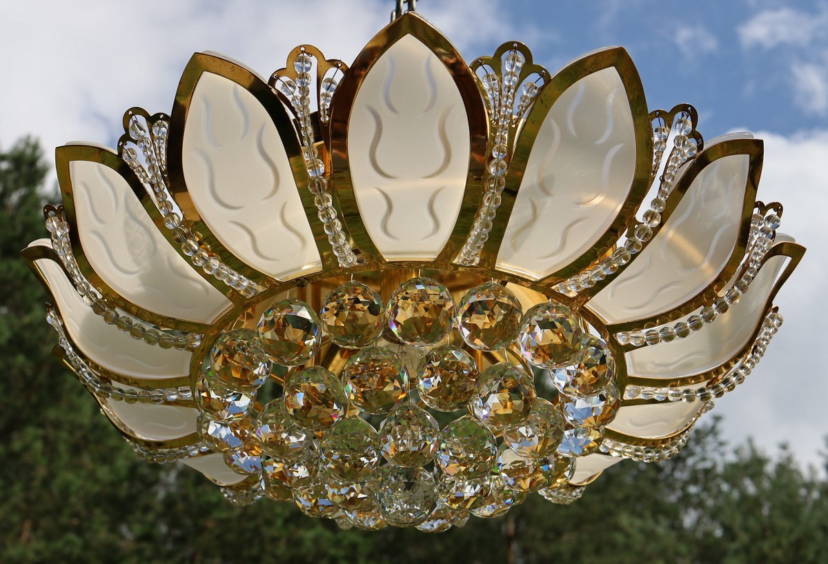 Oświetlenie Art Deco glamour – połączenie klasyki i luksusu