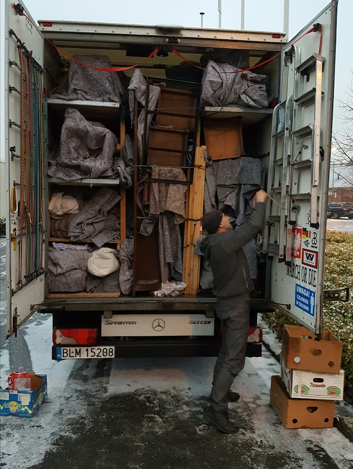 Przewóz antyków i staroci – jak zabezpieczamy delikatne skarby z przeszłości