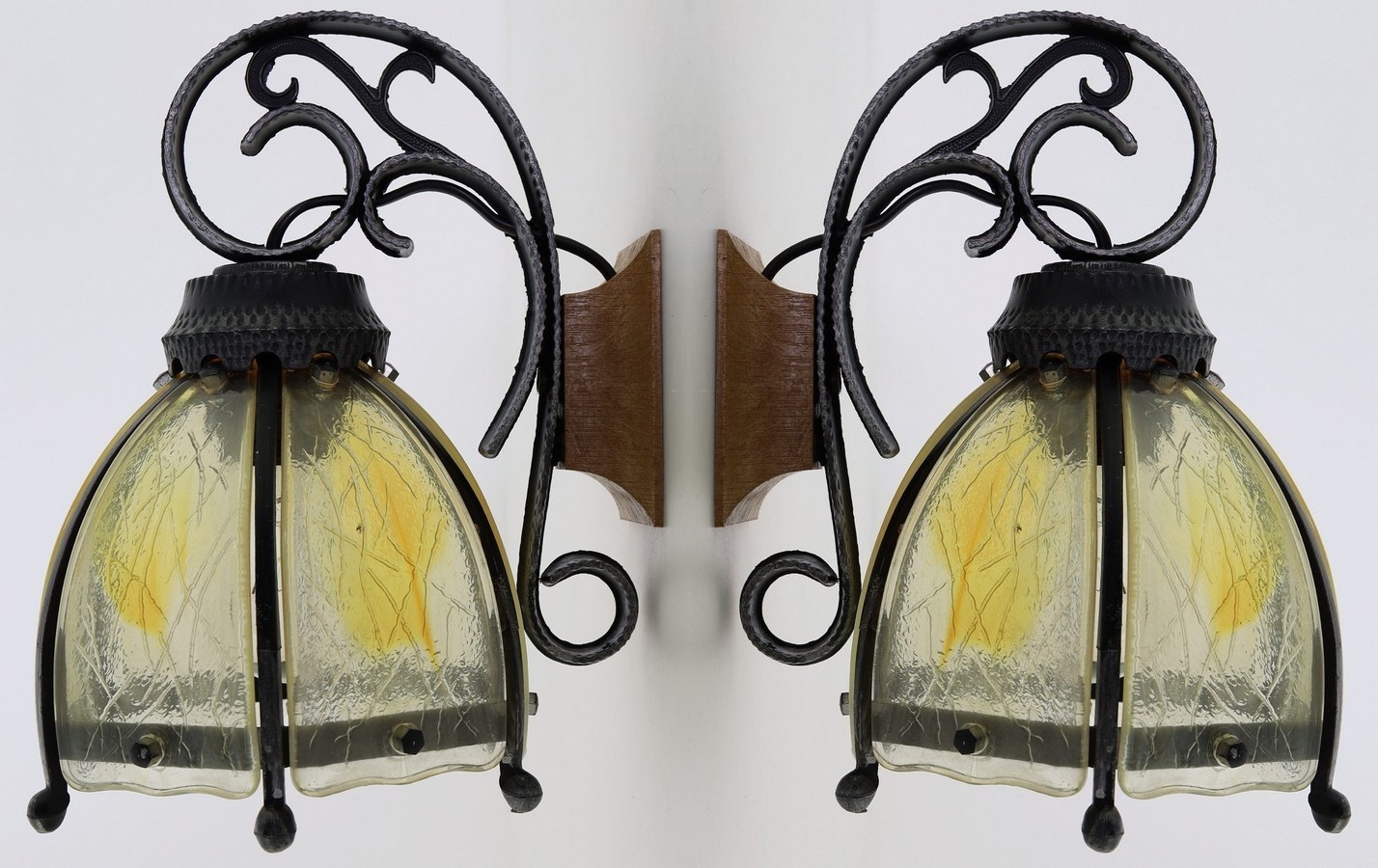 Rustykalne lampy ścienne vintage – idealne do karczmy, gospody i klimatycznej knajpy