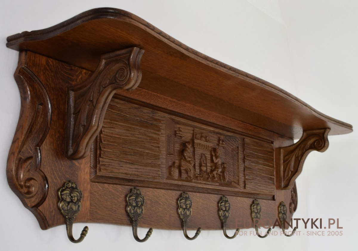 Antyczne wieszaki na korytarz